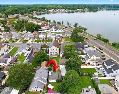 1208 Maplewood Road - Photo Thumbnail 34