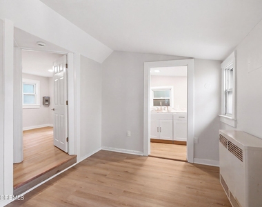 1208 Maplewood Road - Photo Thumbnail 5