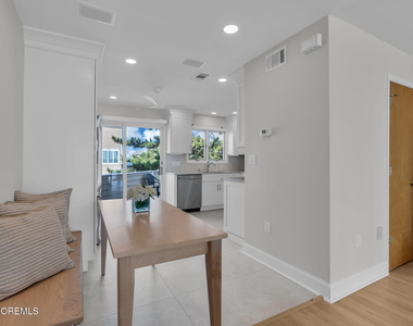 152 Ocean Avenue N - Photo Thumbnail 14