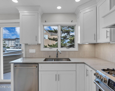 152 Ocean Avenue N - Photo Thumbnail 19