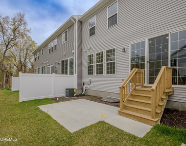 213 Harley Lane - Photo Thumbnail 32