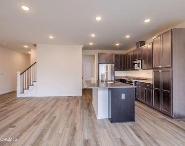 213 Harley Lane - Photo Thumbnail 7