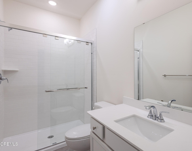 213 Harley Lane - Photo Thumbnail 16