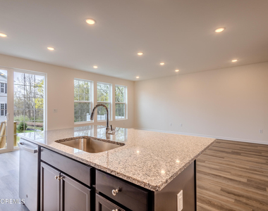 213 Harley Lane - Photo Thumbnail 12