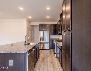 213 Harley Lane - Photo Thumbnail 8
