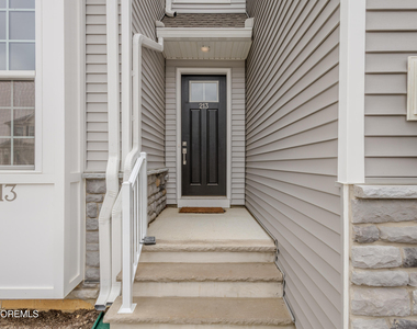 213 Harley Lane - Photo Thumbnail 2