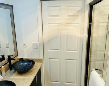 3101 Boardwalk - Photo Thumbnail 14