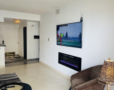 3101 Boardwalk - Photo Thumbnail 5