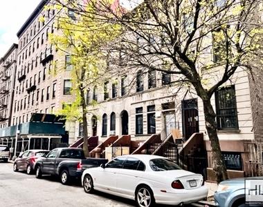 West 150 Street - Photo Thumbnail 3