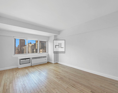 East 65th Street - Photo Thumbnail 2