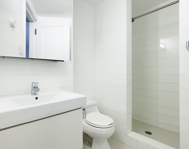 East 65th Street - Photo Thumbnail 4
