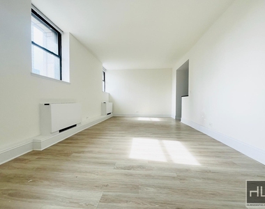 West 34th Street - Photo Thumbnail 1