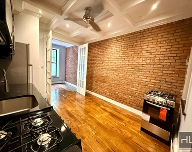 West 103rd Street - Photo Thumbnail 2