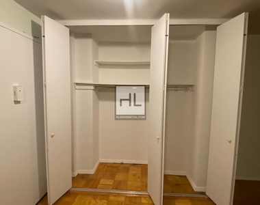 E 16 St - Photo Thumbnail 1