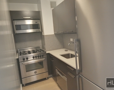 East 39th Street - Photo Thumbnail 2
