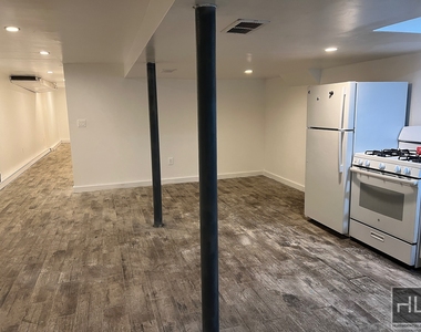 215 Highland Boulevard - Photo Thumbnail 5