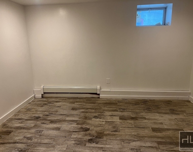 215 Highland Boulevard - Photo Thumbnail 9