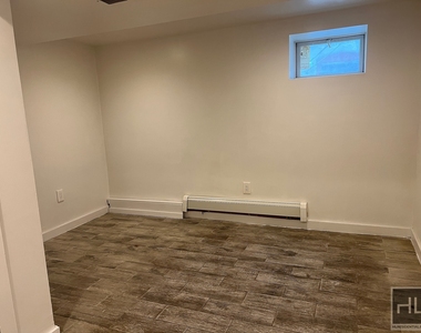 215 Highland Boulevard - Photo Thumbnail 7