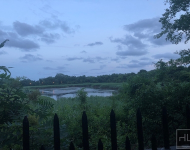 215 Highland Boulevard - Photo Thumbnail 12