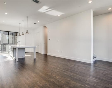 4419 Cabell Drive - Photo Thumbnail 3