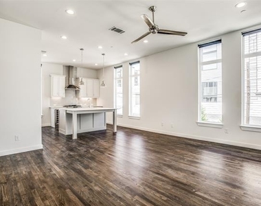 2180 Bennett Avenue - Photo Thumbnail 8