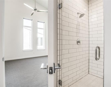 2180 Bennett Avenue - Photo Thumbnail 16