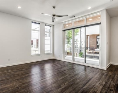 2180 Bennett Avenue - Photo Thumbnail 6