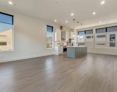 4718 Bryan Street - Photo Thumbnail 2