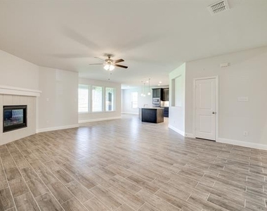 1216 Blanco Trail - Photo Thumbnail 12