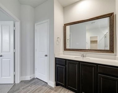 1216 Blanco Trail - Photo Thumbnail 34
