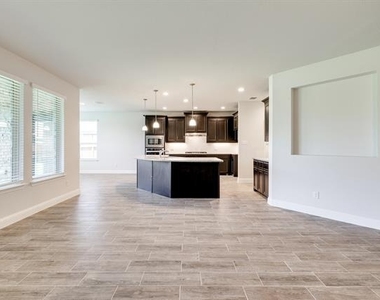 1216 Blanco Trail - Photo Thumbnail 14
