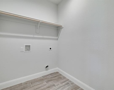 1216 Blanco Trail - Photo Thumbnail 21