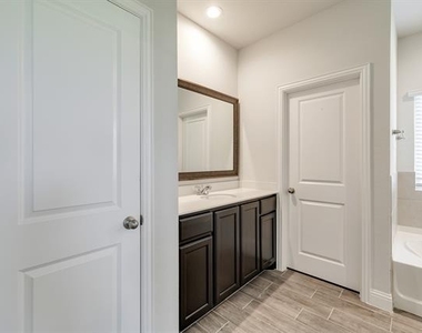 1216 Blanco Trail - Photo Thumbnail 31
