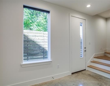 4419 Cabell Drive - Photo Thumbnail 4