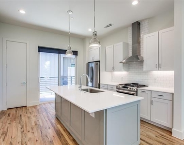 4419 Cabell Drive - Photo Thumbnail 5