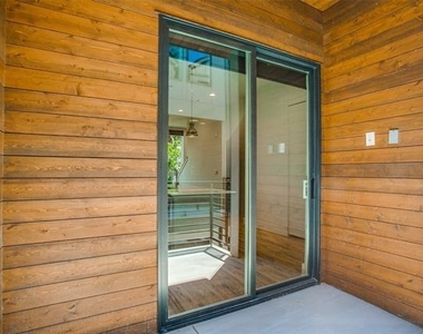 4419 Cabell Drive - Photo Thumbnail 23