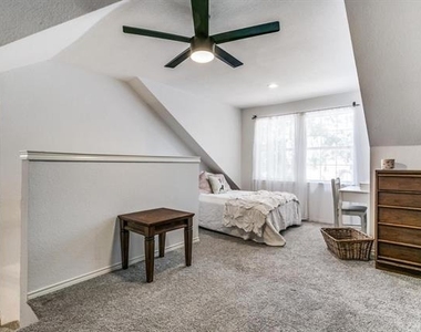 528 Halifax Lane - Photo Thumbnail 8