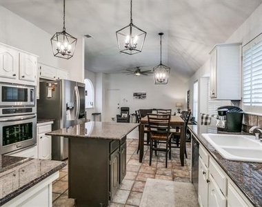 528 Halifax Lane - Photo Thumbnail 4