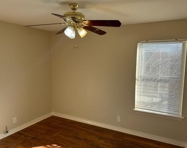 303 S Ballard Avenue - Photo Thumbnail 5