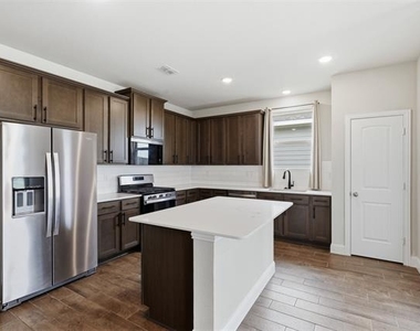 8200 Korat Vista - Photo Thumbnail 3