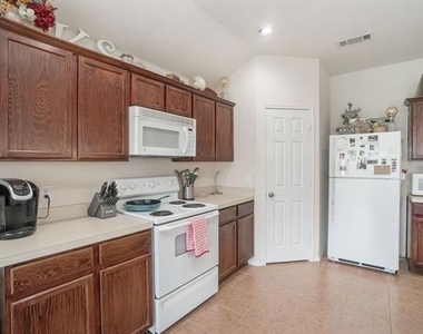1327 Primrose Drive - Photo Thumbnail 9