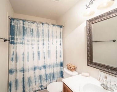 1327 Primrose Drive - Photo Thumbnail 3
