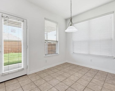 808 Bird Creek Drive - Photo Thumbnail 16