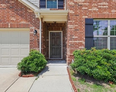 808 Bird Creek Drive - Photo Thumbnail 2