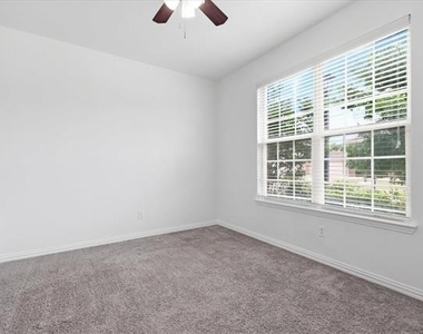 808 Bird Creek Drive - Photo Thumbnail 27