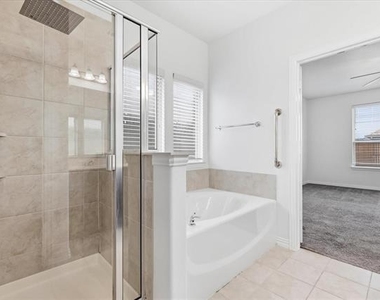 808 Bird Creek Drive - Photo Thumbnail 21