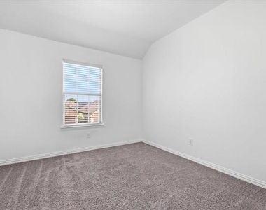 808 Bird Creek Drive - Photo Thumbnail 30