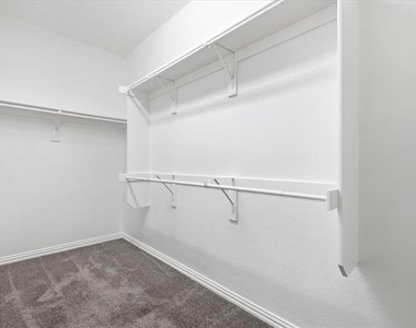 808 Bird Creek Drive - Photo Thumbnail 23