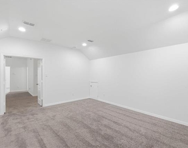 808 Bird Creek Drive - Photo Thumbnail 33