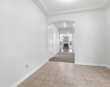808 Bird Creek Drive - Photo Thumbnail 4